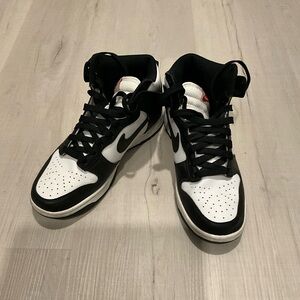 Women’s Nike Dunk High Retro "Black White"‎ Sneakers (Panda) Size 6.5